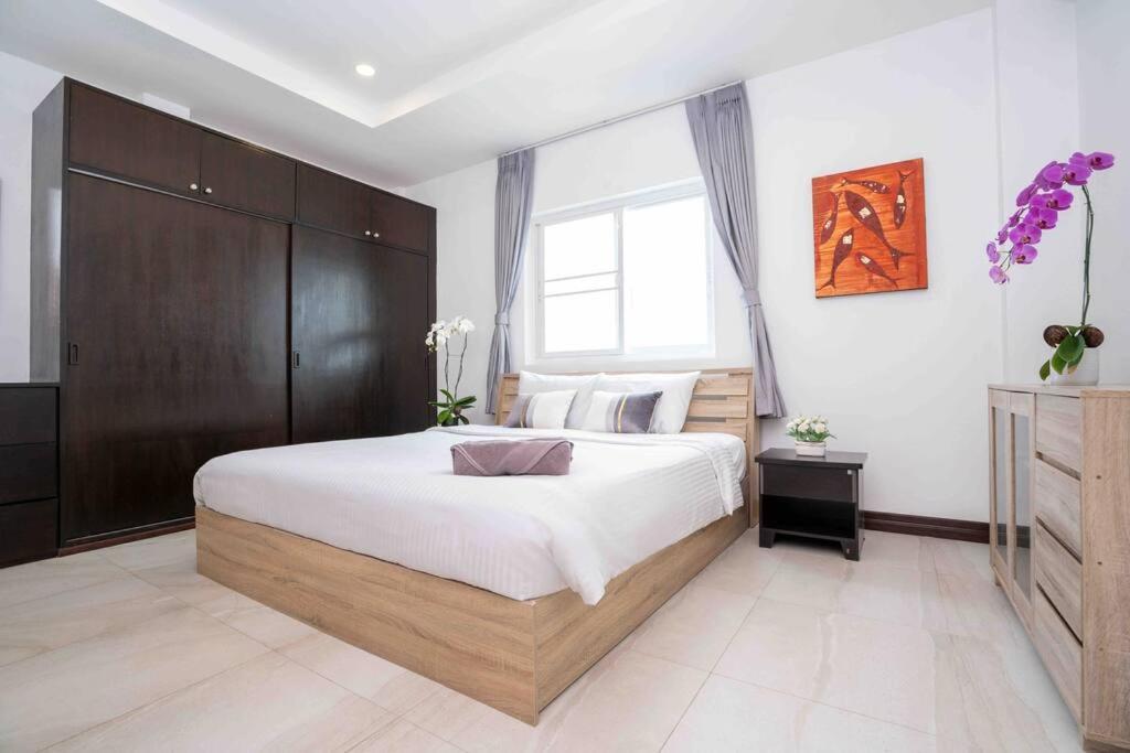 1 Bedroom Apartment In Nai Harn Ban Saiyuan Exterior photo